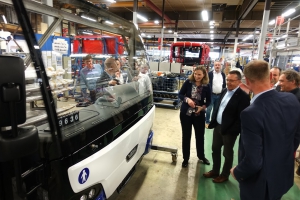 19032754 Front van bus aangeleverd